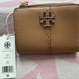 Tory Burch McGraw Tan Leather bifold Wallet
NWT!